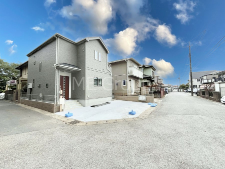 nOώʐ^@Oρ`Exterior`@OʓHFk 6m A 6m @ẅˌĂ𒆐SƂX݂RƑAӂ͍ĂȂ̂ŁA΂̑ՐÂȎłB