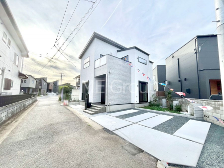 ���n�O�ώʐ^�@�O�ρ`Exterior�`  �O�ʓ��H�F �Z��n�ɂȂ��Ă���̂Ŏԗʂ����Ȃ��A�Â��ȗ��n�ł��B�q��Ċ����ǍD�ł������ӊ������킹�Ă��ē������Ē����܂��B���C�y�ɂ��₢���킹���������B