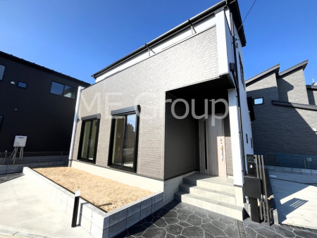 ���n�O�ώʐ^�@�������ꂽ�O�ρA�㎿�ȏZ��Ԃ��L���鎺���͉i�����S���ĉ߂�����Z���ł��B 