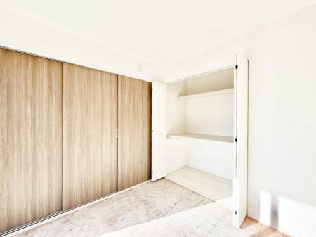 ���̑����ρ@���r���O�ɗאڂ����a�m���B�����˂��J������ƃ��r���O�ƌq����e���̋�Ԃɕϐg�I