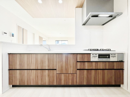 �L�b�`���@�V�X�e���L�b�`���̓V���v���ŃX�b�L�������O���̗��Ȃ��f�U�C���Ȃ̂ŉi���g�������I