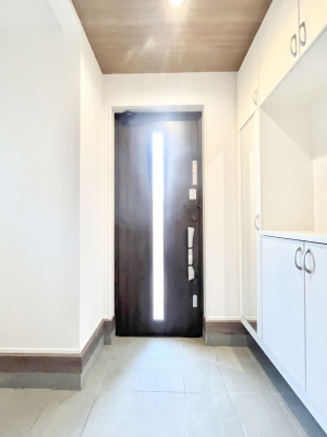 ���ց@�������S�������`Entrance�`�@�Ƃ̒��ł��q�l���}����ŏ��̏ꏊ�ł��錺�ւ́A�Ƃ̈�ۂ��̂��̂ł��I�L�x�Ȍ��֎��[�ŁA����Y��ɕۂ��Ƃ��o���܂��􌺊ւɂ͂����Ղ���[�̉��ʔ��������I