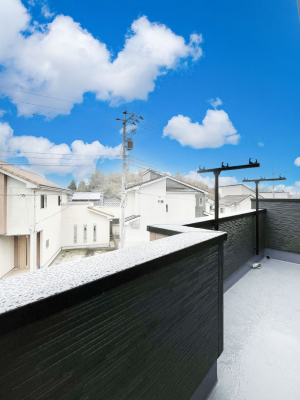 �o���R�j�[�@�������S�������`Balcony�`  �o���R�j�[�͉������z���������݁A���z�c����󕨂��C�����悭�������Ƃ��ł��܂��B  �g���₷���J���I�ȃo���R�j�[�ł����z�����������Ղ�~�蒍���A�o���R�j�[�t���Z�܂��B  