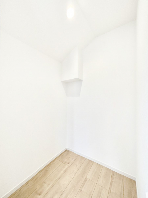 ���̑��@�����`Walk-in Closet�`�@�K�v�Ȃ��̂�R�[�f�B�l�[�g���ꗗ���Ċm�F�ł��A�g�x�x�⏀�����Z���ԂōςރE�H�[�N�C���N���[�[�b�g��ݒu���܂����B�Ƃ̒�����������Ƃ�����֗��Ȏ��[�X�y�[�X�ł��B