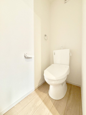 �g�C���@�����`Toilet�`�@�Y��E�X�b�L���E���K�ȃE�H�V�����b�g�t�g�C���ł��낰���Ԃł��B�g�C���͖����g�킴��𓾂Ȃ����́B����������ۂ������ł��ˁB�g�C����2��������̂Œ��̍��G���ɕ֗��ł��I