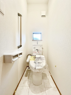 �g�C���@������B�������`Toilet�`�@�Y��E�X�b�L���E���K�ȃE�H�V�����b�g�t�g�C���ł��낰���Ԃł��B�̌������薾�邭�A���K��ԂƂȂ��Ă���܂��������g���ꏊ�����炱���̔z���ł��I