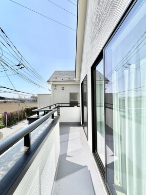 �o���R�j�[�@�����`Balcony�`  �o���R�j�[�͉������z���������݁A���z�c����󕨂��C�����悭�������Ƃ��ł��܂��B  �g���₷���J���I�ȃo���R�j�[�ł����z�����������Ղ�~�蒍���A�o���R�j�[�t���Z�܂��B  