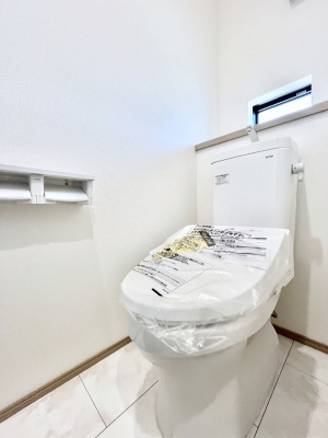 �g�C���@�����`Toilet�`�@�Y��E�X�b�L���E���K�ȃE�H�V�����b�g�t�g�C���ł��낰���Ԃł��B1�A2�K���Ƀg�C���X�y�[�X�I�̌������薾�邭�A���K��ԂƂȂ��Ă���܂��������g���ꏊ�����炱���̔z���ł��I