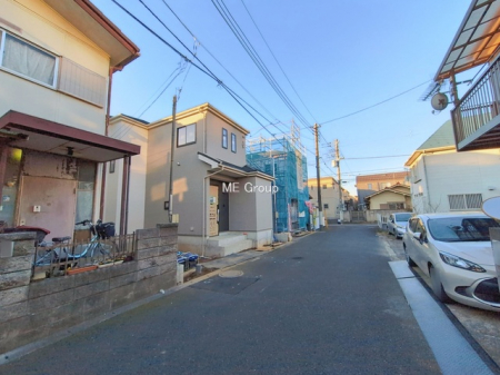 ���n�O�ώʐ^�@�`Exterior�`�@�O�ʓ��H�F�k�� 4m �����@�O�ʓ��H�͊ՐÂȏZ��n���͂���Ԓʂ�̏��Ȃ����H�B���Ԃ̏o��������炭�炭�ł��I���s���_�E���n���w�̂���]�́A���C�y�ɂ��₢���킹���������I