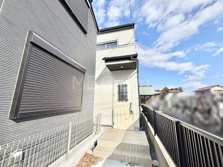 ���n�O�ώʐ^�@�������ꂽ�O�ρA�㎿�ȏZ��Ԃ��L���鎺���͉i�����S���ĉ߂�����Z���ł��B