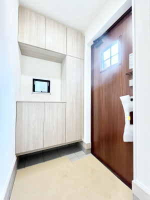 ���ց@�����`Entrance�`�@�Ƃ̒��ł��q�l���}����ŏ��̏ꏊ�ł��錺�ւ́A�Ƃ̈�ۂ��̂��̂ł��I�L�x�Ȍ��֎��[�ŁA����Y��ɕۂ��Ƃ��o���܂��􌺊ւɂ͂����Ղ���[�̉��ʔ��������I