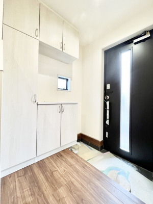 ���ց@�������P�������`Entrance�`�@�Ƃ̒��ł��q�l���}����ŏ��̏ꏊ�ł��錺�ւ́A�Ƃ̈�ۂ��̂��̂ł��I�L�x�Ȍ��֎��[�ŁA����Y��ɕۂ��Ƃ��o���܂��􌺊ւɂ͂����Ղ���[�̉��ʔ��������I