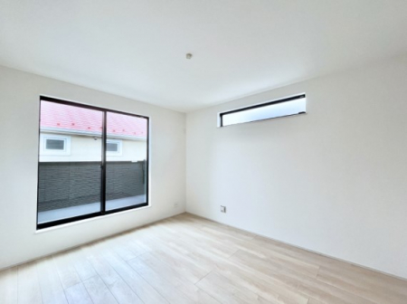 �Q���@�����`Bed Room�`�@�u��������������l�v�Ƃ��v�w�ł�����肭�낰��Q���B�����̉Ǝ��₨�d���ɔ�ꂽ���̓t�J�t�J�̃x�b�g�Ŗ�����Ă��������B�e���r��{�I�������Ă����K�ȍL����������