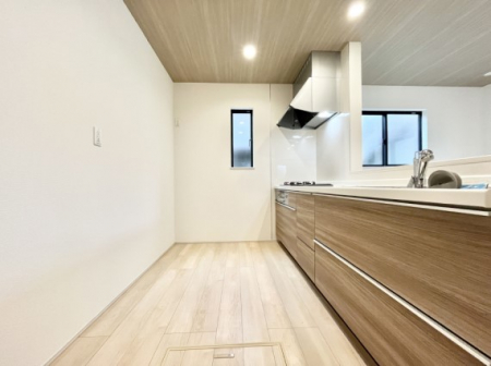 �L�b�`���@�����`Kitchen�`�@�u���������͉�����낤�v����ȃL�b�`���Ȃ�v�������藿�����ł����Ⴂ�܂��B�L�b�`������̓��r���O����]�ł��܂��B�Ƒ����Ȃ��邨�Ƃ������ɂ������܂��B