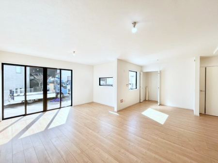 ���r���O�@�傫�ȑ����炽���Ղ�̗z���ƕ����������郊�r���O