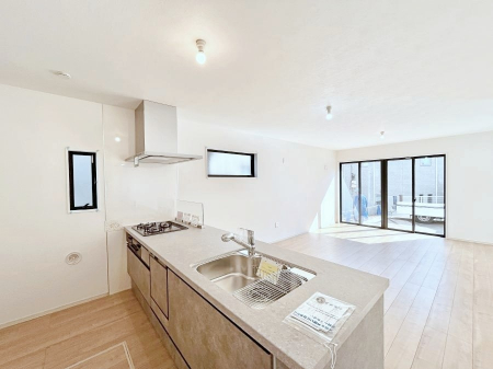 �L�b�`���@�J�E���^�[�z���ɂ��b�������Ȃ��疈���̂������������Ɗy����