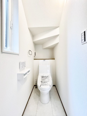 �g�C���@�������Q�������`Toilet�`�@�������̂��鐅����g�C���̓E�H�V�����b�g�t���ł����g�C���͖����g�킴��𓾂Ȃ����́B����������ۂ������ł��ˁB�g�C����2��������̂Œ��̍��G���ɕ֗��ł��I