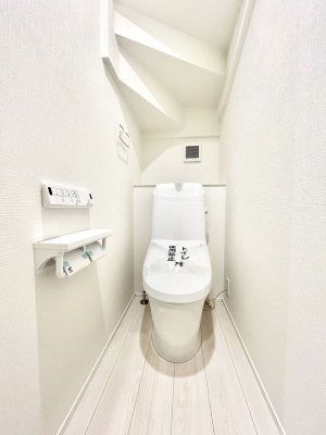 �g�C���@�����`Toilet�`�@�Y��E�X�b�L���E���K�ȃE�H�V�����b�g�t�g�C���ł��낰���Ԃł��B�g�C���͖����g�킴��𓾂Ȃ����́B����������ۂ������ł��ˁB�g�C����2��������̂Œ��̍��G���ɕ֗��ł��I