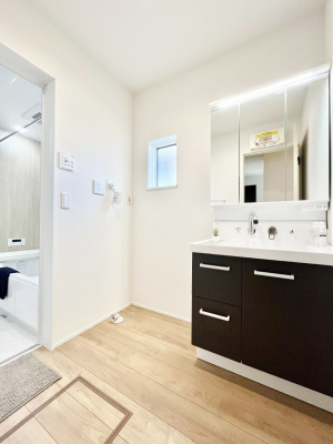 ���̑��@�����`Dressing Room�`�@�Â��Ȃ肪���Ȑ��ʏ�����������ƍ̌��Ɗ��C���\�Ȃ̂ŋC�����悭���g�������܂��B�O�ʋ��^�C�v�̐��ʑ�͋������[�ŎU�炩�肪���Ȑ��ʏ����X�b�L����