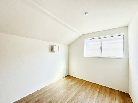 ���̑����ρ@�����`Bed Room�`�@�Z�����߂��䂭�����u������قǁA������肵�����Ԃ������Z���B�w���K�x�́u�Ɓv�Ɓu�X�v�Ɓu���v�����a�������ɖK��邾�Ɖ��߂Ċ��������Ă���܂��B