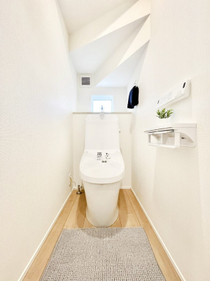 �g�C���@�����`Toilet�`�@�Y��E�X�b�L���E���K�ȃE�H�V�����b�g�t�g�C���ł��낰���Ԃł��B�g�C���͖����g�킴��𓾂Ȃ����́B����������ۂ������ł��ˁB�g�C����2��������̂Œ��̍��G���ɕ֗��ł��I