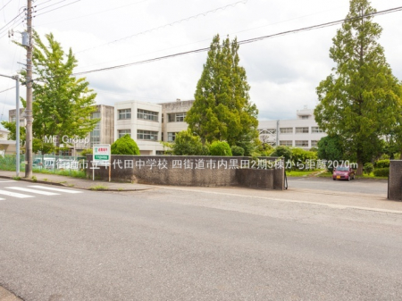 ���ӊ��@���w�Z 2070m �l�X���s�����c���w�Z