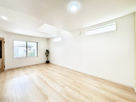 ���̑����ρ@�㕔���������ɂȂ��Ă���̂ŊJ����������܂��B