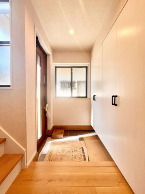 ���ց@�����`Entrance�`�@�Ƃ̒��ł��q�l���}����ŏ��̏ꏊ�ł��錺�ւ́A�Ƃ̈�ۂ��̂��̂ł��I�L�x�Ȍ��֎��[�ŁA����Y��ɕۂ��Ƃ��o���܂��􌺊ւɂ͂����Ղ���[�̉��ʔ��������I
