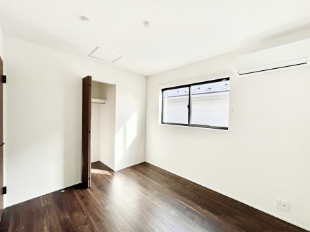 �Q���@�������P�������`Bed Room�`�@�}���V�����ƈႢ�������������̂��ˌ��Ẵ����b�g�ł��B���Ƒ������������ƂŎ苷�Ɋ����Ă����Z�܂����ˌ��Ăł͊e�����v���C�o�V�[��ۂ��Ƃ��ł��܂��B