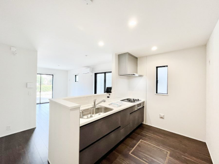 �L�b�`���@�������P�������`Kitchen�`�@���R�������鑋�̂���L�b�`���������g���ꏊ�����炱���A�g��������l�����܂����B�������Ƃ����L�b�`���R�[�i�[�͎����L���Ȏd�オ��ƂȂ��Ă���܂��B