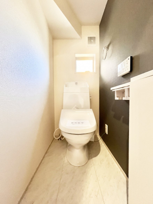 �g�C���@������1�������`Toilet�`�@�Y��E�X�b�L���E���K�ȃE�H�V�����b�g�t�g�C���ł��낰���Ԃł��B�̌������薾�邭�A���K��ԂƂȂ��Ă���܂��������g���ꏊ�����炱���̔z���ł��I