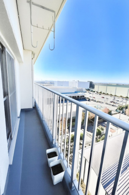 oRj[@`Balcony`  oRj[͉z݁Azc󕨂C悭Ƃł܂Bg₷JIȃoRj[ł􁦈ꕔCGH