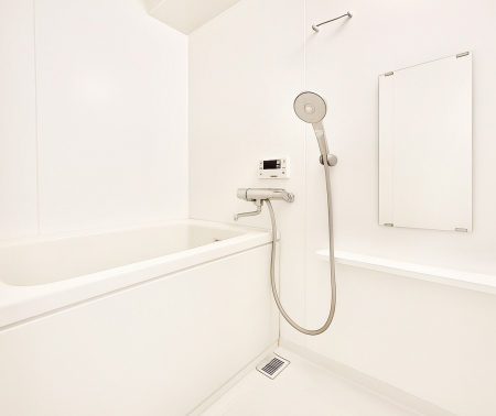 @`Bath Room`@̔Ă閾邢̂oX[B芰oX[ŁÃoX^Cy݂ɂȂ肻łB@ꕔCGH