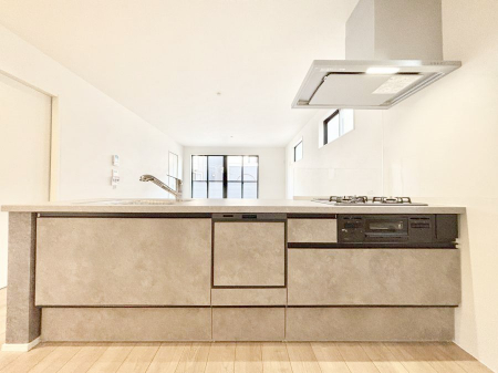 �L�b�`���@�������������I�ɁA�y�����I�V�X�e���L�b�`��  