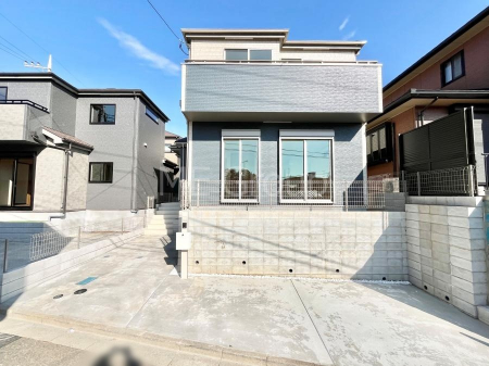 ���n�O�ώʐ^�@�������ꂽ�O�ρA�㎿�ȏZ��Ԃ��L���鎺���͉i�����S���ĉ߂�����Z���ł��B 