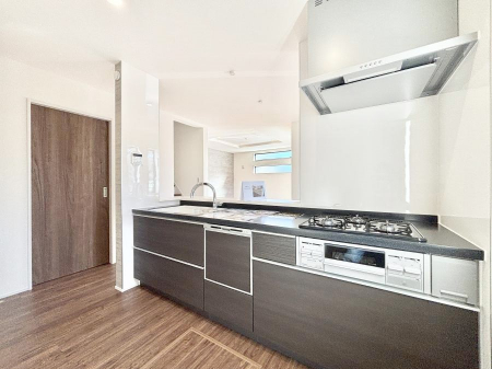 �L�b�`���@������2�������`Kitchen�`�@�u���������͉�����낤�v����ȃL�b�`���Ȃ�v�������藿�����ł����Ⴂ�܂��B�L�b�`������̓��r���O����]�ł��܂��B�Ƒ����Ȃ��邨�Ƃ������ɂ������܂��B