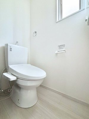 �g�C���@�������P�������`Toilet�`�@�������̂��鐅����g�C���̓E�H�V�����b�g�t���ł����g�C���͖����g�킴��𓾂Ȃ����́B����������ۂ������ł��ˁB�g�C����2��������̂Œ��̍��G���ɕ֗��ł��I