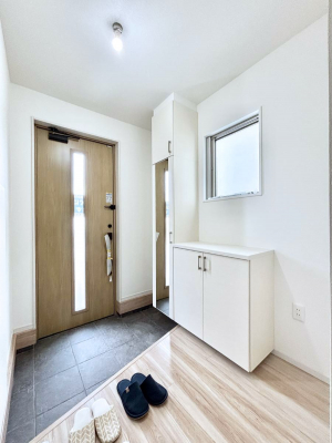 ���ց@������2�������`Entrance�`�@�Ƃ̒��ł��q�l���}����ŏ��̏ꏊ�ł��錺�ւ́A�Ƃ̈�ۂ��̂��̂ł��I�L�x�Ȍ��֎��[�ŁA����Y��ɕۂ��Ƃ��o���܂��􌺊ւɂ͂����Ղ���[�̉��ʔ��������I