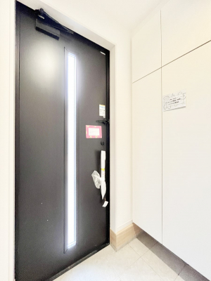 ���ց@�K���X�X���b�g�̓��������փh�A�������Ɍ���͂��Ă���܂�