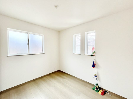 ���̑����ρ@������A�������`Bed Room�`�@�}���V�����ƈႢ�������������̂��ˌ��Ẵ����b�g�ł��B���Ƒ������������ƂŎ苷�Ɋ����Ă����Z�܂����ˌ��Ăł͊e�����v���C�o�V�[��ۂ��Ƃ��ł��܂��B