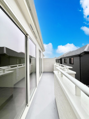 �o���R�j�[�@������A�������`Balcony�`  �o���R�j�[�͉������z���������݁A���z�c����󕨂��C�����悭�������Ƃ��ł��܂��B�g���₷���J���I�ȃo���R�j�[�ł����z�����������Ղ�~�蒍���A�o���R�j�[�t���Z�܂��B  