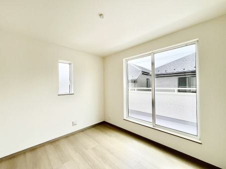 ���̑����ρ@������B�������`Bed Room�`�@�}���V�����ƈႢ�������������̂��ˌ��Ẵ����b�g�ł��B���Ƒ������������ƂŎ苷�Ɋ����Ă����Z�܂����ˌ��Ăł͊e�����v���C�o�V�[��ۂ��Ƃ��ł��܂��B