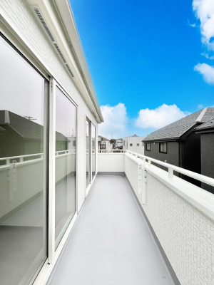 �o���R�j�[�@������B�������`Balcony�`  �o���R�j�[�͉������z���������݁A���z�c����󕨂��C�����悭�������Ƃ��ł��܂��B�g���₷���J���I�ȃo���R�j�[�ł����z�����������Ղ�~�蒍���A�o���R�j�[�t���Z�܂��B  