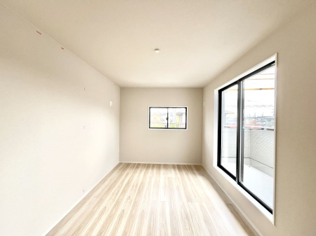 ���̑����ρ@�����`Bed Room�`�@2�ʍ̌����m�ۂ������邢�����́A���ʂ����ǂ��A��ϋ��S�n�̗ǂ���ԂƂȂ��Ă���܂��B�u�₩�ȕ��������ċN���钩�́A���K�����̎n�܂�ɁI���������ʕ����ƂĂ��ǂ��Z�܂���