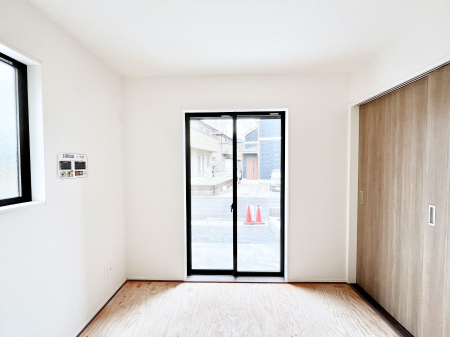 ���̑����ρ@���r���O�אڂ̘a�m���͖����̕�炵�ɖ����ƈ��炬�������炵�Ă���܂�    