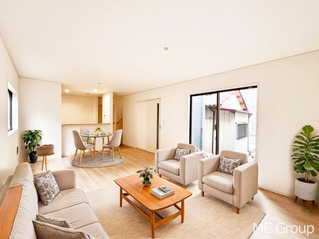 ���r���O�@�������Q�������`Living�`�@�Ƒ��̉�b��Ί炪�s���������r���O�ł��B�傫�ȃ\�t�@��_�C�j���O�e�[�u���ł������H���������肭�났�����􂻂�Ȗ������������Ԃł��I���Ƌ��CG�ł�