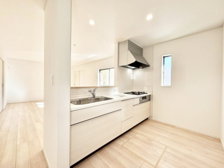 �L�b�`���@�����`Kitchen�`  ���r���O�����n����J�E���^�[�L�b�`���B  ���������Ȃ���Ƒ��ƃR�~���j�P�[�V�������Ƃ�邾���łȂ��A�傫�ȊJ���������邱�Ƃ��ł��܂��B  ���q�l�̐����������邱�Ƃ��ł��܂��ˁI