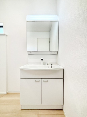 ���ʑ�E���ʏ��@�����`Dressing Room�`  ����������F�����œ��ꂳ��Ă���ƁA�X�b�L���Ɛ�������ۂ������܂��B  ���̗��ɂ͂����Ղ�Ǝ��[�X�y�[�X��W�������I  �����́A�V���v�����@�\�����d�����āB