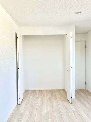 ���[�@�m���̃N���[�[�b�g�B���s��������̂Ō���̈ߗނ�����������܂�܂��B