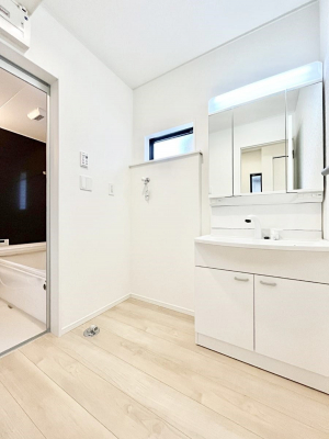 ���̑��@�������P�������`Dressing Room�`�@�Â��Ȃ肪���Ȑ��ʏ�����������ƍ̌��Ɗ��C���\�Ȃ̂ŋC�����悭���g�������܂��B�O�ʋ��^�C�v�̐��ʑ�͋������[�ŎU�炩�肪���Ȑ��ʏ����X�b�L����